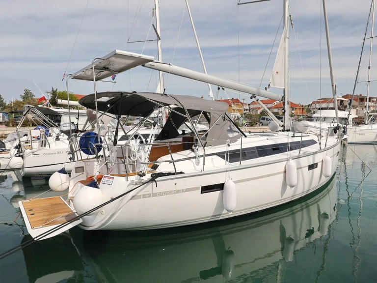 Bootverhuur Biograd na Moru goedkoop Cruiser 37