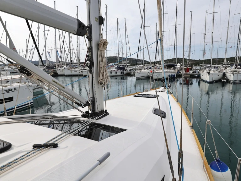 Jachthuur in Biograd na Moru - Elan Impression 45.1 via SamBoat