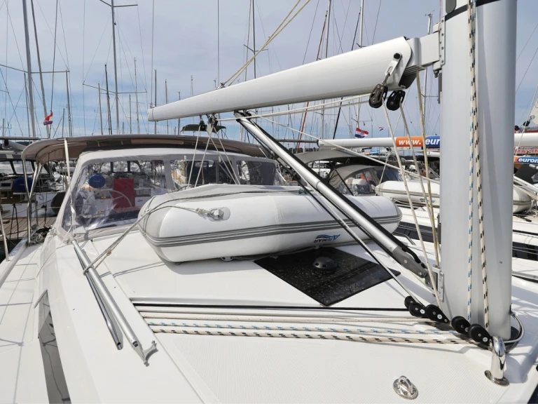 Huur een Hanse Hanse 410 in Biograd na Moru