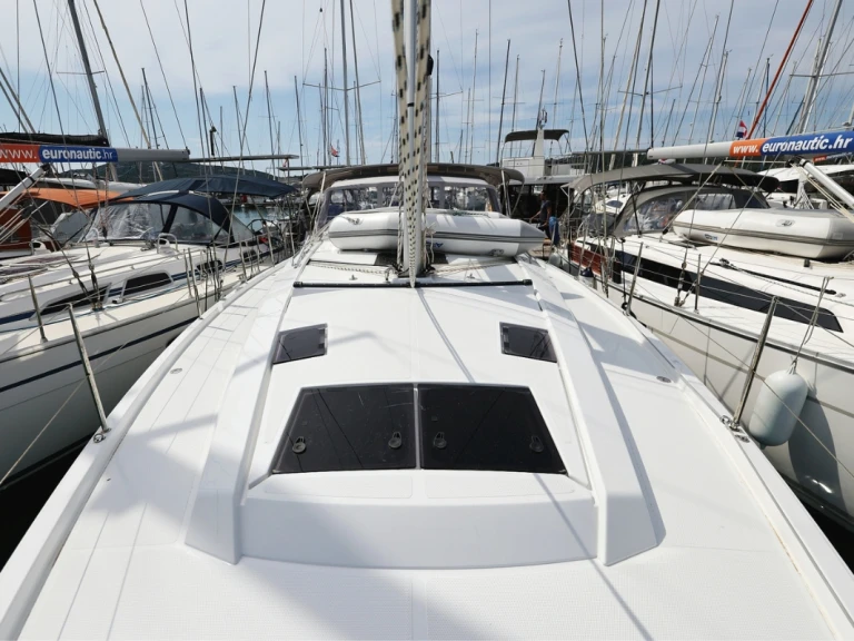Bootverhuur Biograd na Moru goedkoop Hanse 410