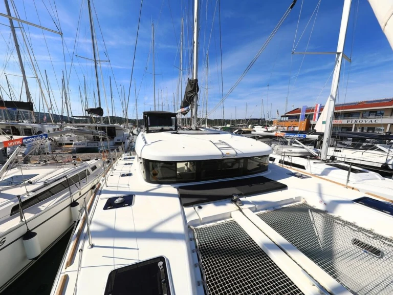 Bootverhuur Lagoon Lagoon 40 in Biograd na Moru via SamBoat