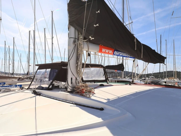 Huur Catamaran met of zonder schipper Lagoon in Biograd na Moru