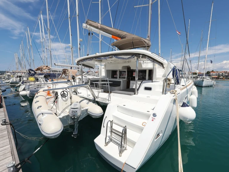Verhuur Catamaran Lagoon met vaarbewijs