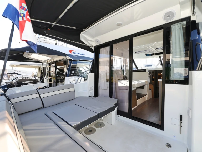 Verhuur Motorboot in Biograd na Moru - Jeanneau Merry Fisher 1095