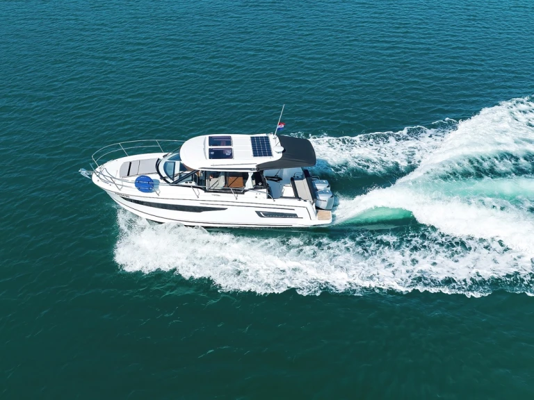 Motorboot te huur in Biograd na Moru voor de beste prijs