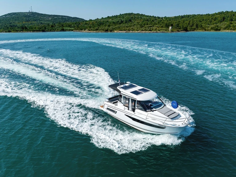 Jeanneau Merry Fisher 895 te huur van particulier of professional in Biograd na Moru