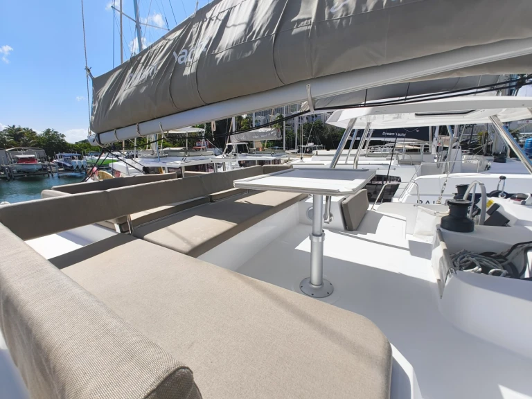 Huur een Bali Bali 4.4 in Bas du Fort