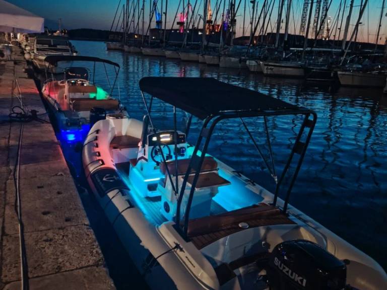 Huur RIB met of zonder schipper Tiger in Pula