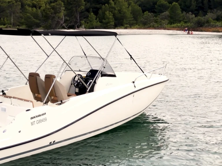 Bootverhuur Marseille goedkoop Activ 675 Open