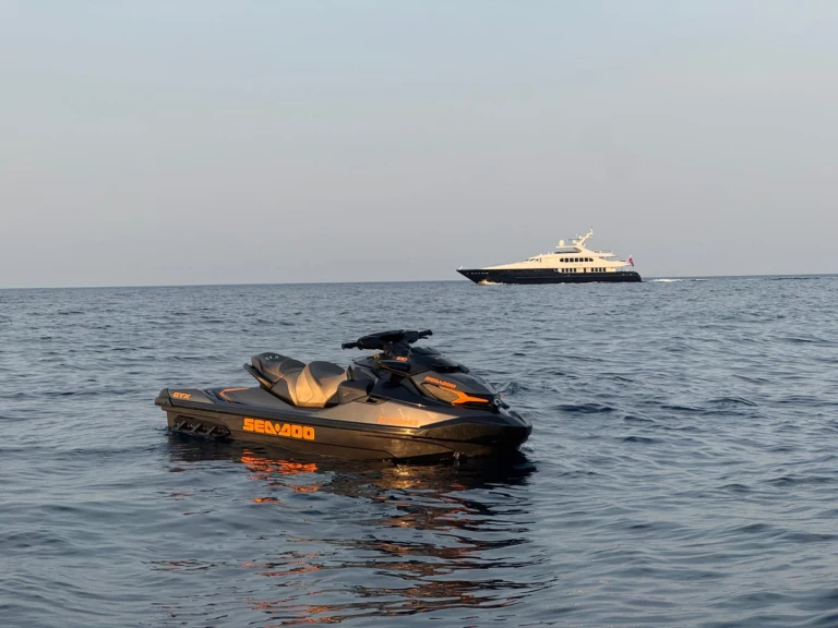 Huur Jet Ski met of zonder schipper Sea-Doo in Saint-Tropez