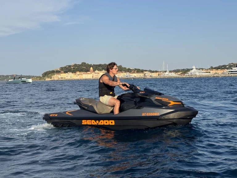 Sea-Doo GTX 230 te huur van particulier of professional in Saint-Tropez