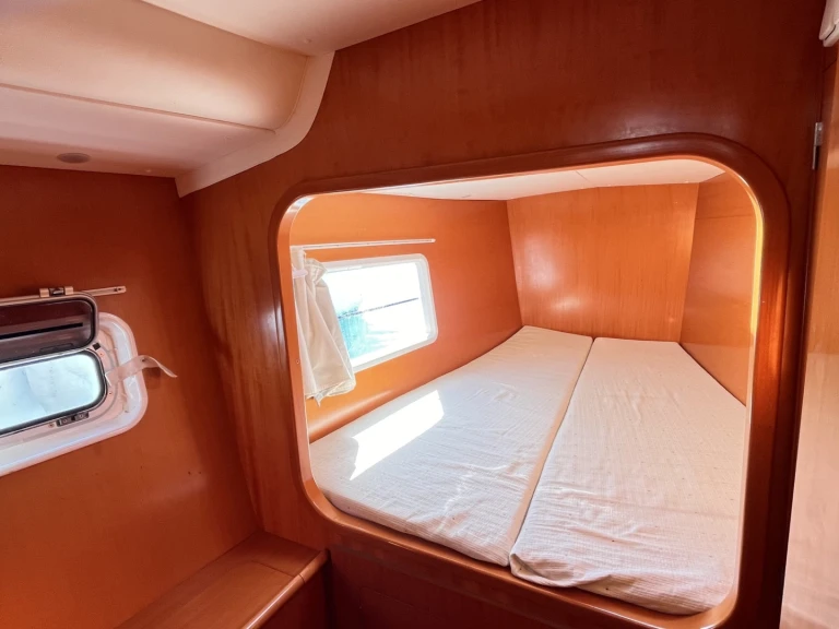 Catamaran te huur in Policoro voor de beste prijs