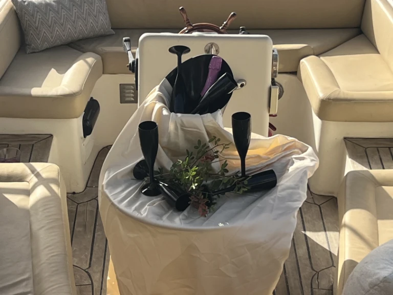 Huur Motorboot met of zonder schipper A HELLAS in Faliraki