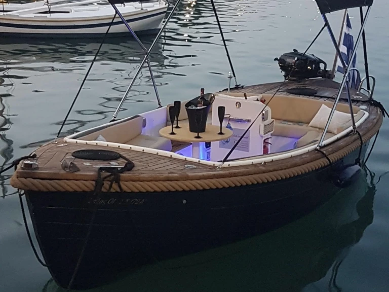 A HELLAS Madalena te huur van particulier of professional in Faliraki