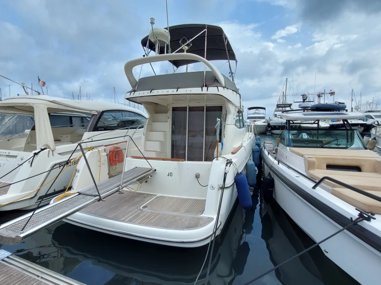 Jachthuur in Vieux Port de Cannes - Jeanneau Prestige 36 Fly via SamBoat