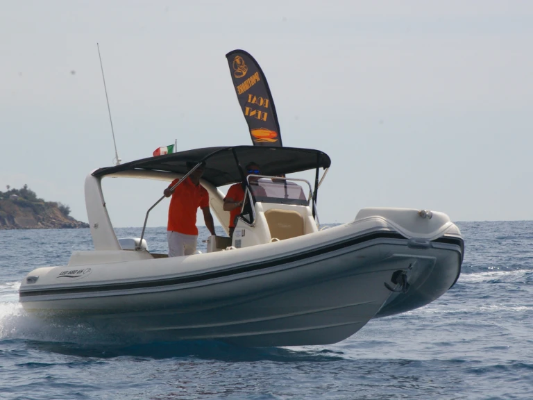 Verhuur RIB Nautica Led met vaarbewijs