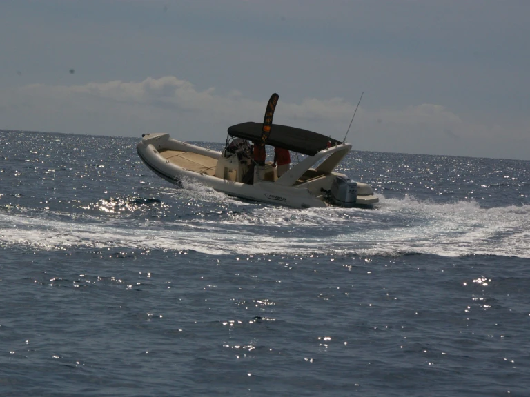 Huur een Nautica Led Nautica Led 680 in Sanremo