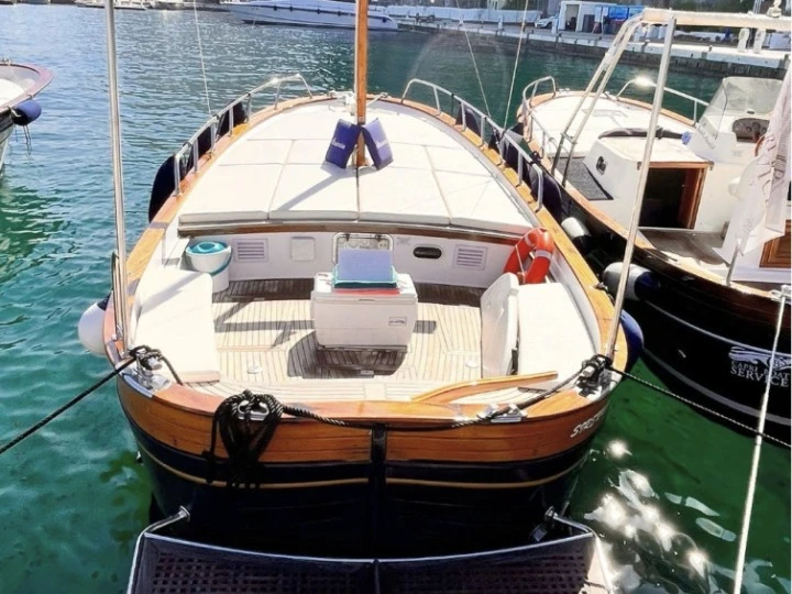 Fratelli Aprea Sorrento 7,50 open cruise te huur van particulier of professional in Capri
