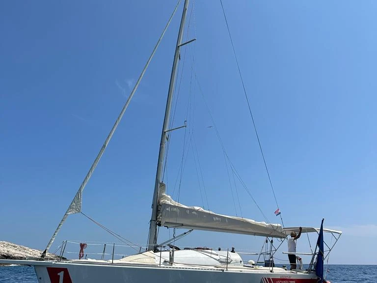 Jeanneau Jod 35 te huur van particulier of professional in Hvar