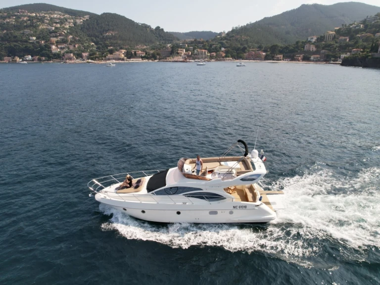 Huur een Azimut Azimut 43 Fly in Mandelieu-la-Napoule