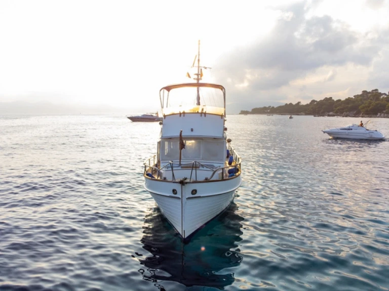 Bootverhuur Cannes goedkoop Grand Banks 36 Classic