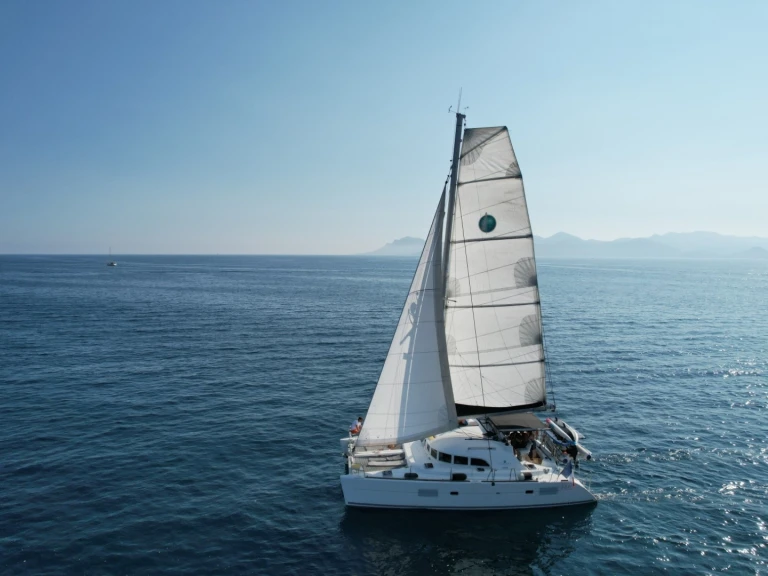 Bootverhuur Lagoon Lagoon 380 in Cannes via SamBoat