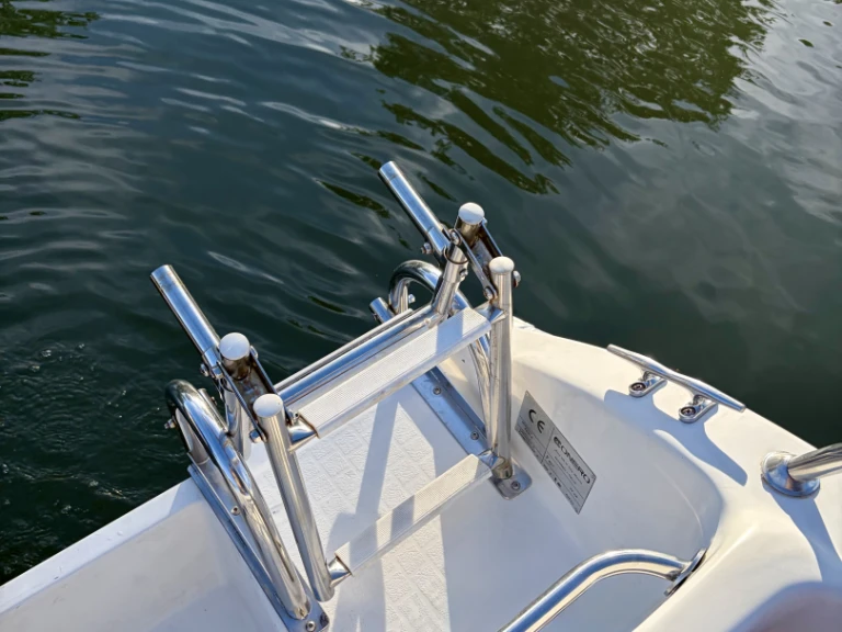 Motorboot te huur in Mandelieu-la-Napoule voor de beste prijs