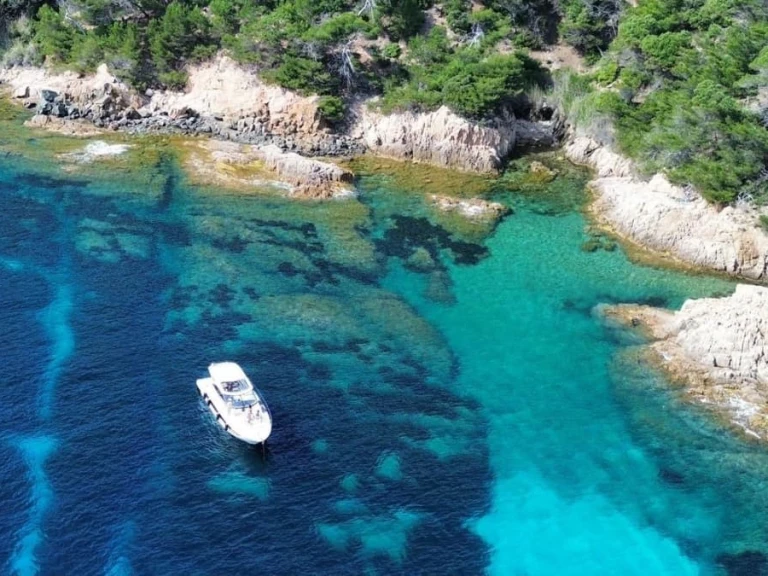 Jeanneau Leader 36 te huur van particulier of professional in Sainte-Maxime