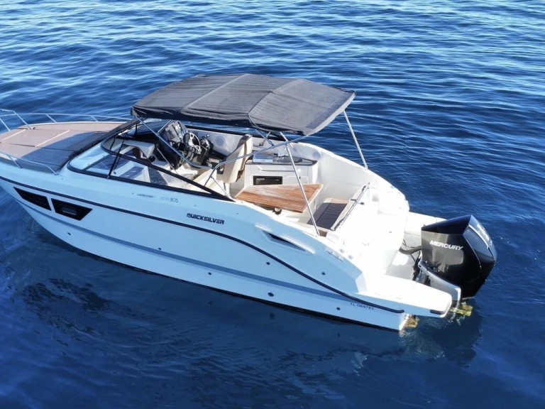 Bootverhuur La Rochelle goedkoop Activ 805 Cruiser