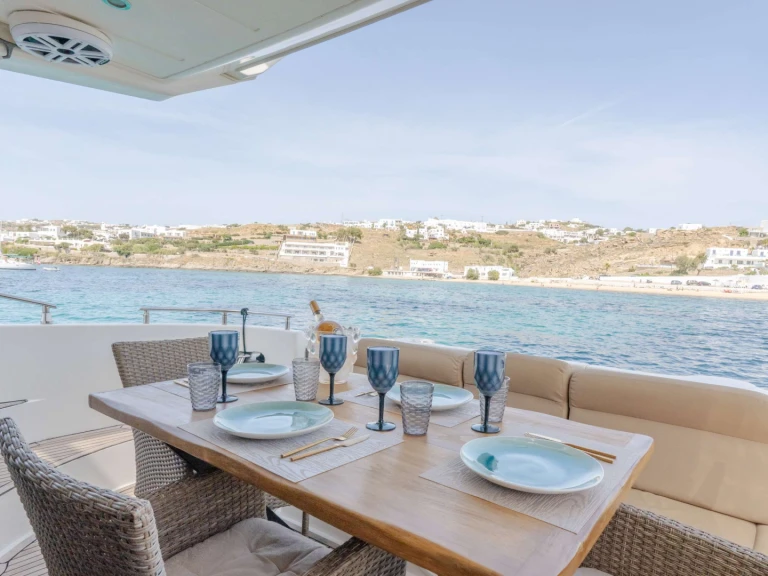 Bootverhuur Azimut LIMAYA in Álimos via SamBoat