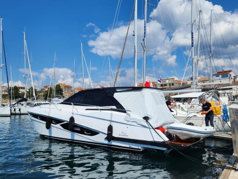 Verhuur Motorboot Rio Yachts met vaarbewijs