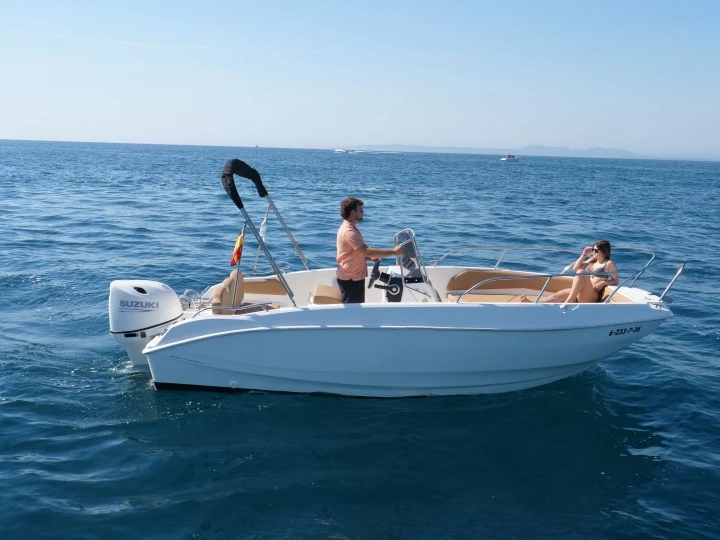 Motorboot te huur in Roses voor de beste prijs