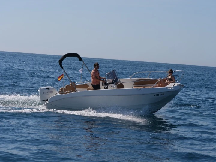 Motorboot te huur in Roses voor de beste prijs