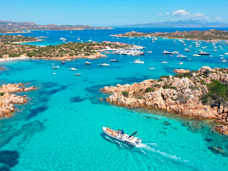 Huur een Joker Boat Clubman 26 in Porto Cervo