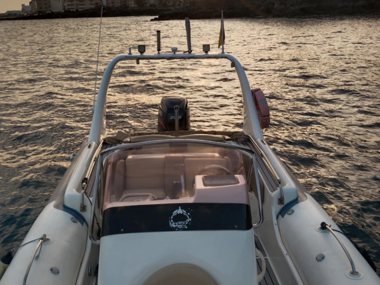 Verhuur RIB in Arona - Zodiac Medline 3