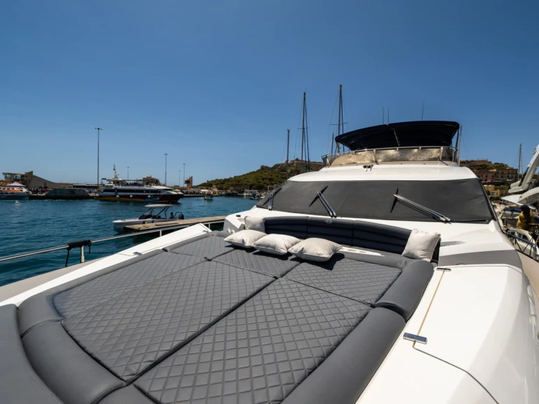 Jacht te huur in San Ġiljan voor de beste prijs