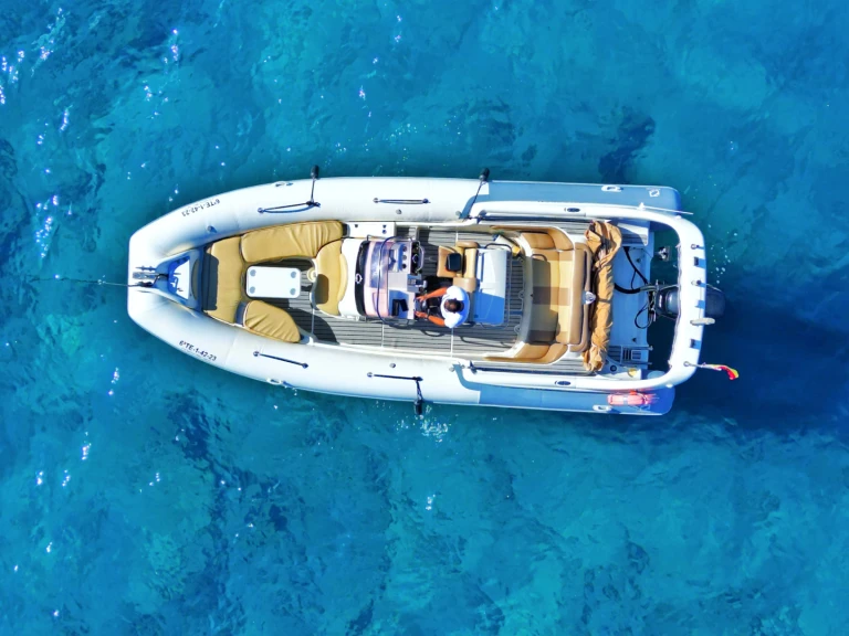 Bootverhuur Zodiac Medline 850 in Santa Cruz de Tenerife via SamBoat
