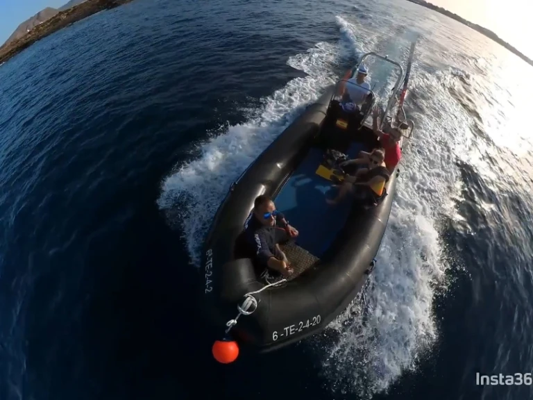 Verhuur RIB in Las Galletas - Zodiac Explorer 640