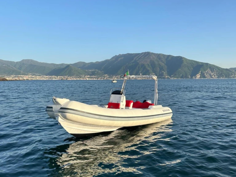 DOMAR F6 te huur van particulier of professional in Torre Annunziata