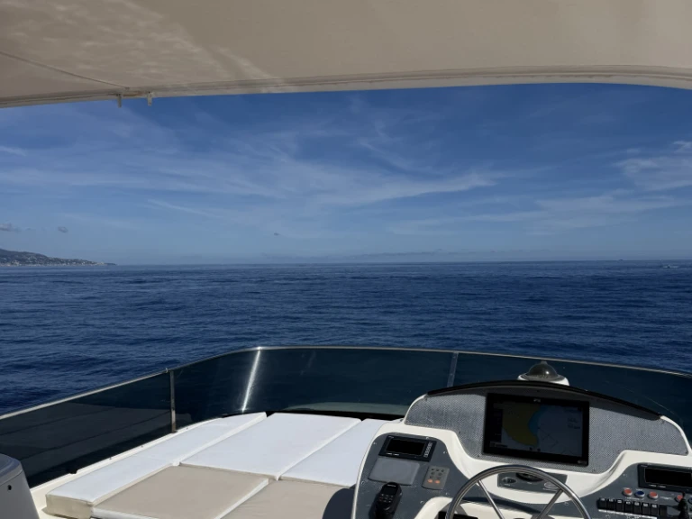 Jacht te huur in Marina Baie des Anges, France voor de beste prijs