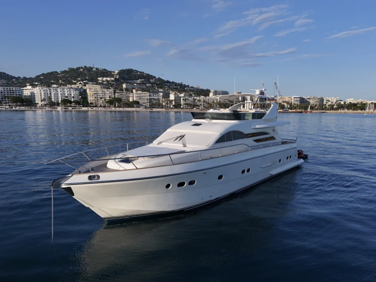 Huur een vz 68 in Marina Baie des Anges, France