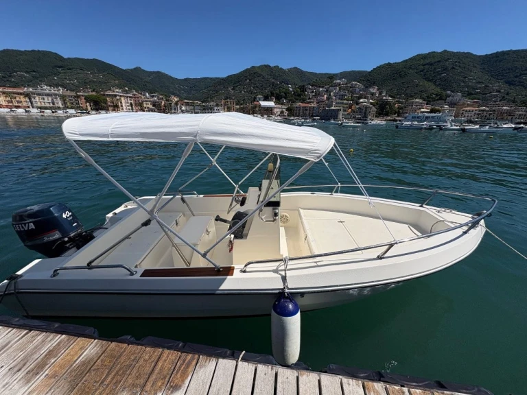 Huur een Capelli Cap16 in Porto Turistico Internazionale Di Rapallo