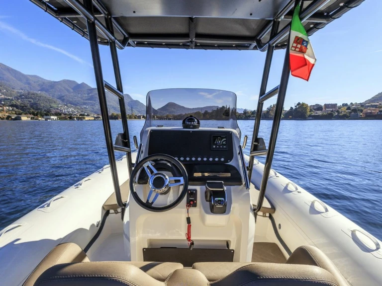 Bootverhuur Bwa Bwa 29 Premium in Port of Cannigione via SamBoat