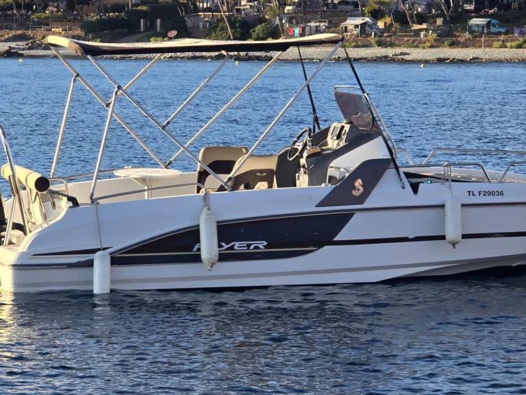 Verhuur Motorboot Bénéteau met vaarbewijs