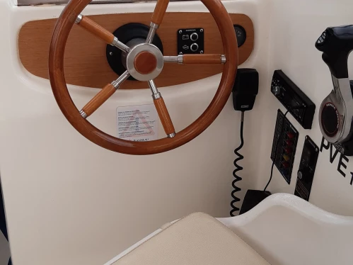 Bootverhuur Frankrijk goedkoop Merry Fisher 650