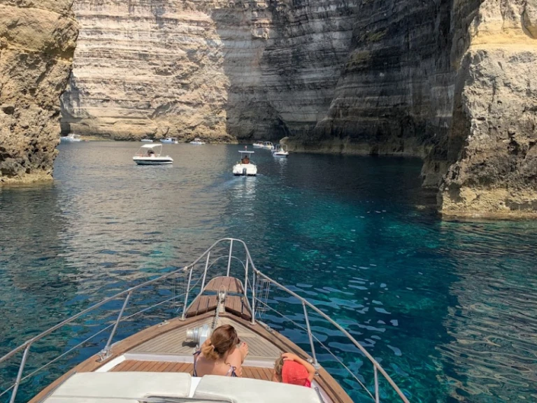 Bootverhuur Lampedusa goedkoop cabinato