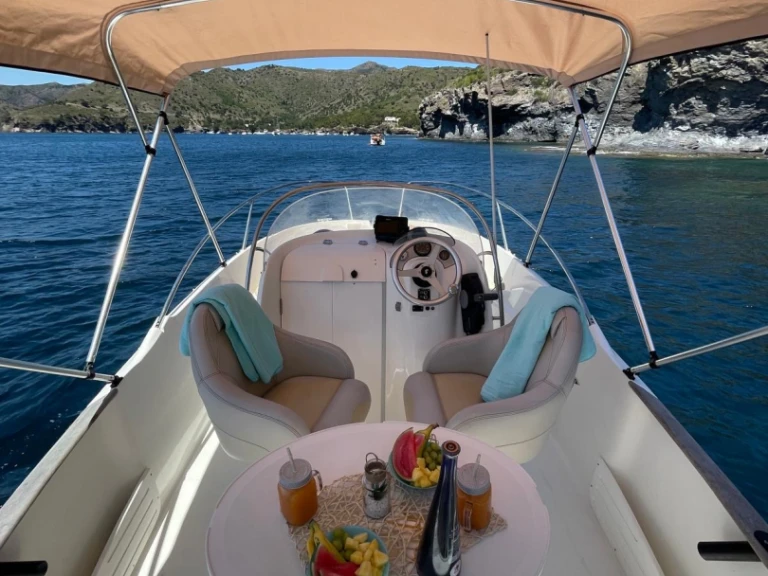Motorboot te huur in Roses voor de beste prijs