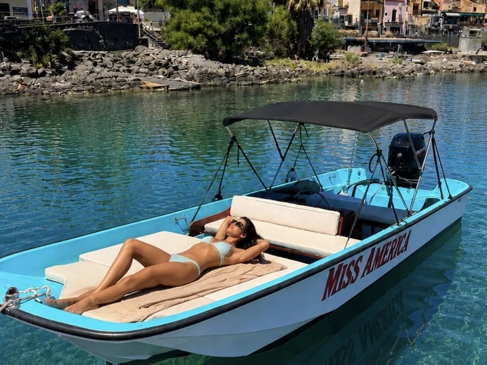 Boston Whaler Boston Whaler 17 te huur van particulier of professional in Aci Trezza