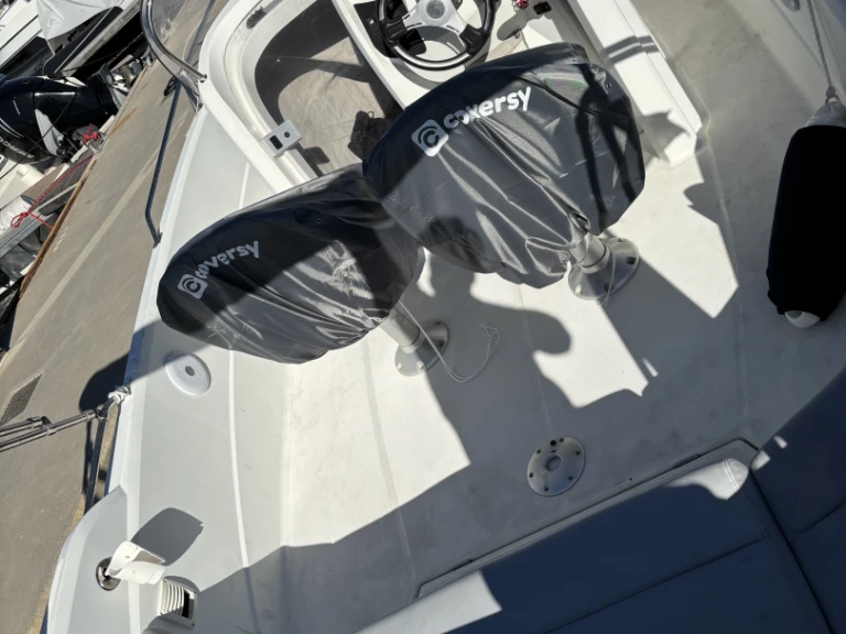 Verhuur Motorboot Bénéteau met vaarbewijs
