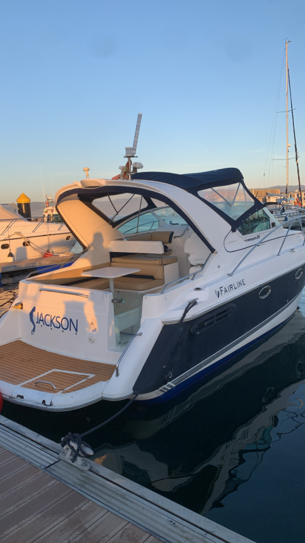 Huur Motorboot met of zonder schipper Fairline in Portonovo